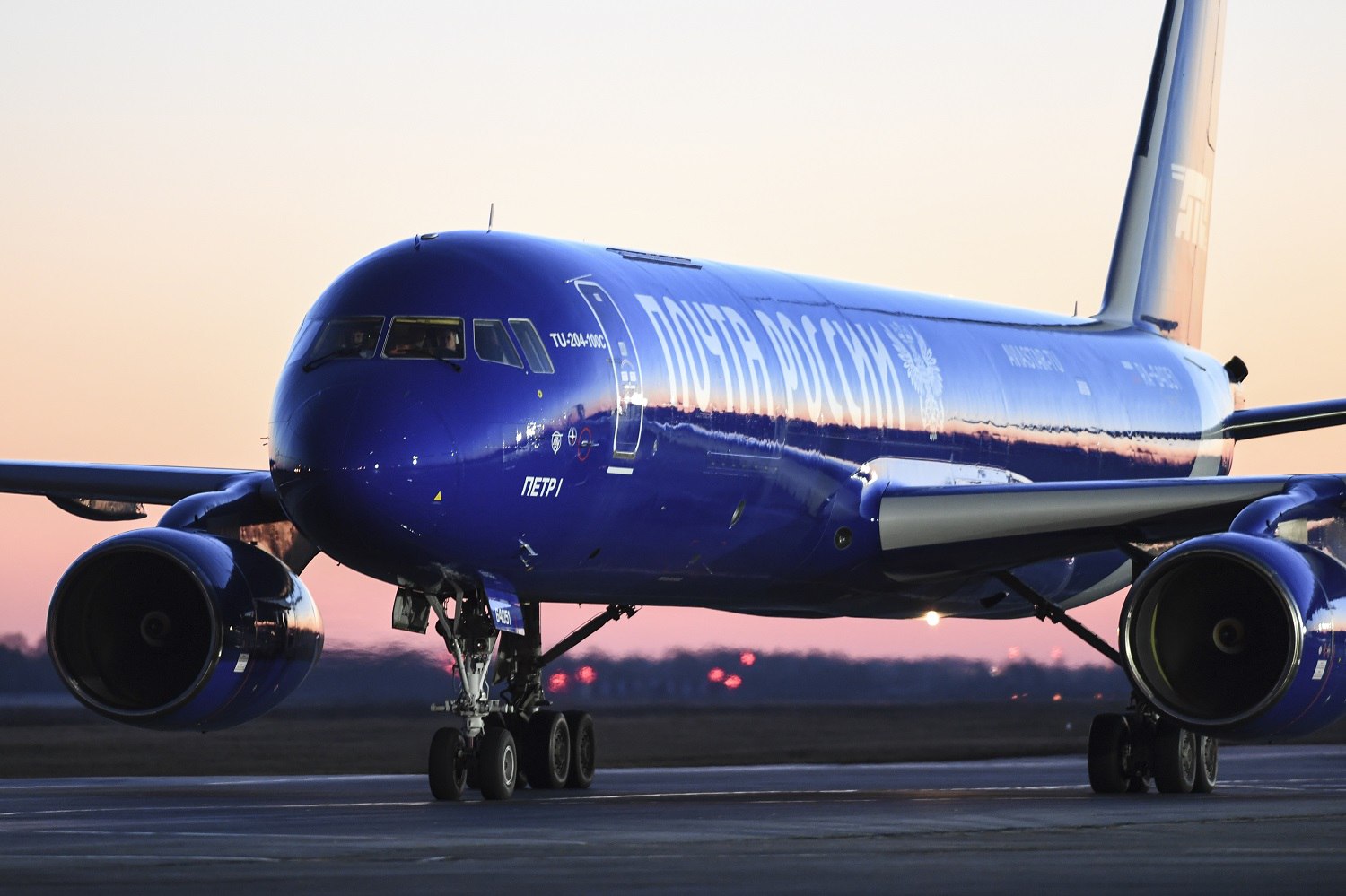 Почта России возобновила доставку отправлений в США.